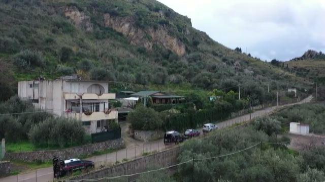 "Satana" dietro il massacro familiare di Altavilla. Sotto la lente, il ruolo degli "amici" e i loro profili social.