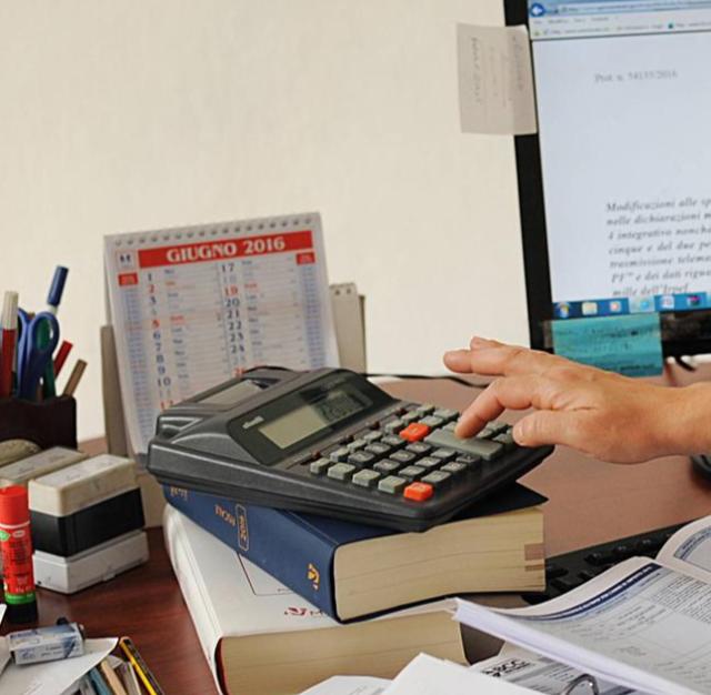 Scadenze bollo, revisioni, foglio rosa e patenti: cosa &egrave; cambiato con il Covid? 