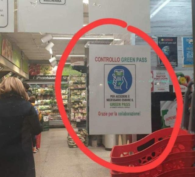 Green pass al supermercato, alla Conad di Roma "si entra solo col certificato"