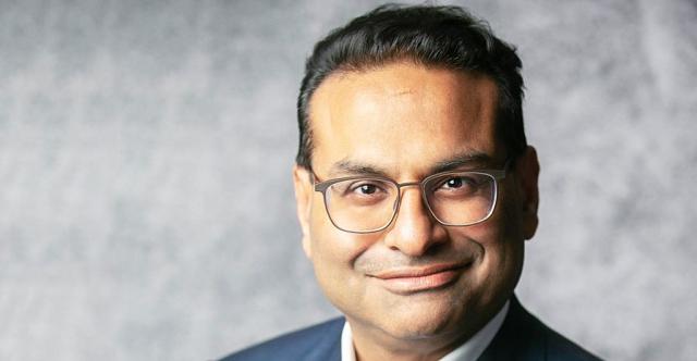 Starbucks, nominato Laxman Narasimhan nuovo amministratore delegato  dopo Schultz