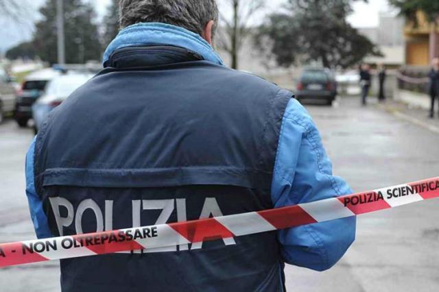 Strage a Perugia, famiglia uccisa a colpi di fucile in un casolare , sono madre, padre e figlia, l'ipotesi &egrave; di omicidio-suicidio