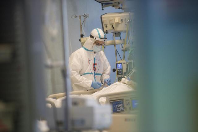 Morti covid, si potevano salvare 3,4 milioni di persone: tutti gli errori dell'Oms