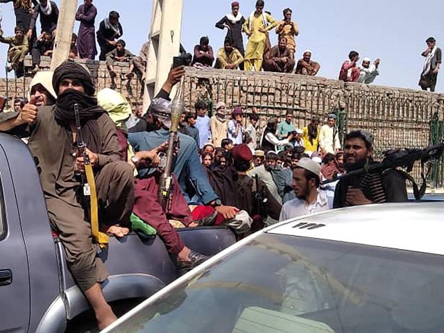 Afghanistan, allarme choc dell'Onu: "Talebani a caccia di collaboratori Nato"