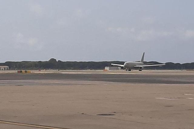 Paura per il presidente Duda: atterraggio di emergenza con il suo aereo