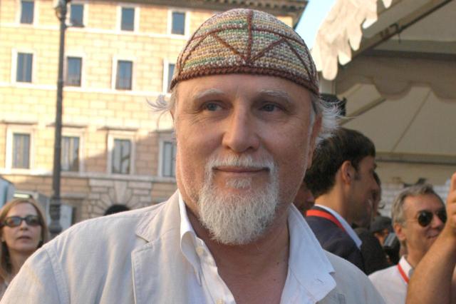 Ora tutti scoprono Gaza, ma questo giornale da tempo urla da solo il dramma dei palestinesi, e Moni Ovadia ce ne d&agrave; atto