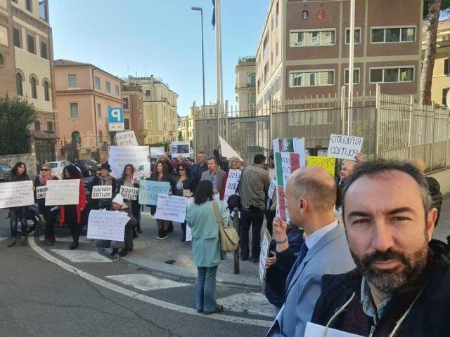 Green pass, Barillari: "Ora a consolato svedese per asilo politico"