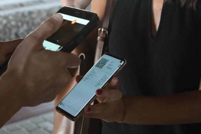 Super Green pass Italia, cos'&egrave; l'ipotesi al vaglio del governo