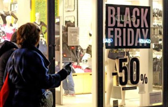 Black Friday: per aziende e consumatori la corsa allo sconto &egrave; anche green