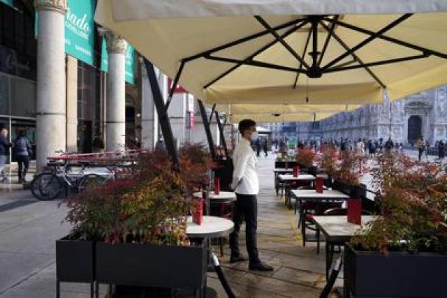 Covid, Fipe: "Con super green pass per bar e ristoranti possibile addio a 28 mln di euro al giorno"