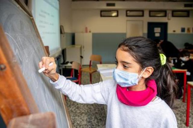 Covid: scuola, da distribuzione Ffp2 a test rapidi gratis per primaria, misure in Gu