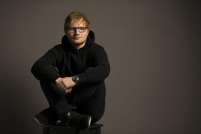 Ed Sheeran show al processo per plagio a New York, prende la chitarra e canta il brano incriminato