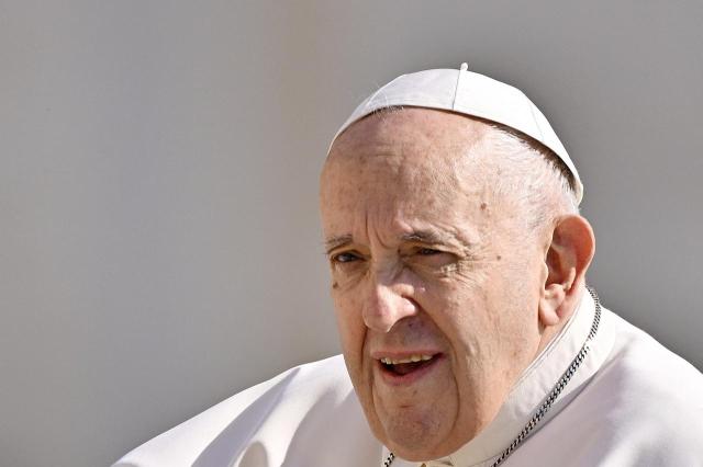 Ucraina, nuovo appello del Papa: "Non si porti umanit&agrave; a rovina"