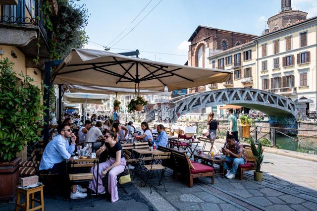 Covid Italia, boom di contagi. Occhi puntati su nuova variante