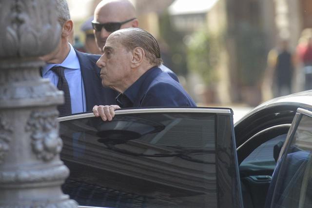Nuovo Governo, continua lo scontro FdI-FI sulla Giustizia: Meloni vuole Nordio ma Berlusconi dice che gi&agrave; accordo su Casellati