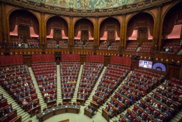 Maternit&agrave; surrogata, reato universale passa alla Camera con 166 s&igrave; e 109 no, PD astenuto e spaccato su emendamento Magi