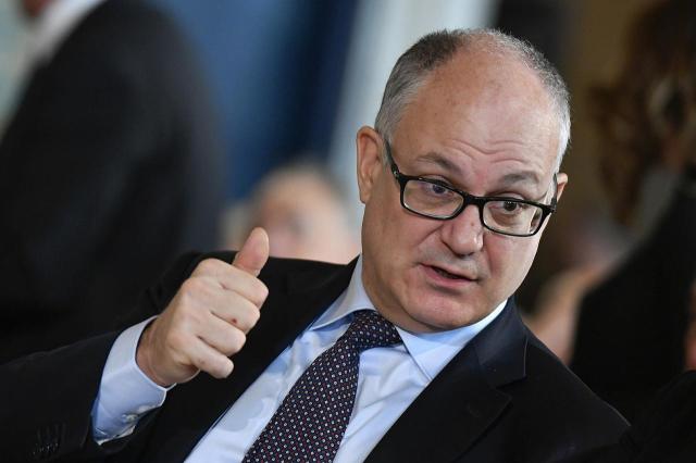 Taxi Roma, Gualtieri annuncia nuovo pacchetto di norme. Tra le novit&agrave;, ritiro della licenza alla prima infrazione