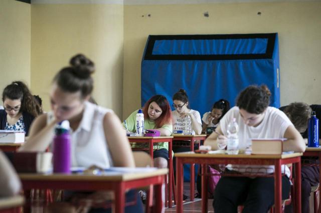 Maturit&agrave; 2023, le tracce della prima prova: Oriana Fallaci, Piero Angela, Quasimodo, Moravia, Chabod e Belpoliti