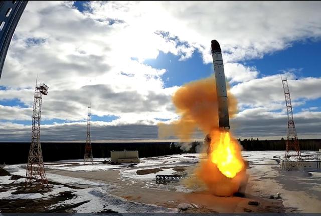 Avangard, cos'&egrave; il missile ipersonico di Putin riposizionato a Orenburg: pu&ograve; colpire un bersaglio nel mondo in meno di 30 minuti