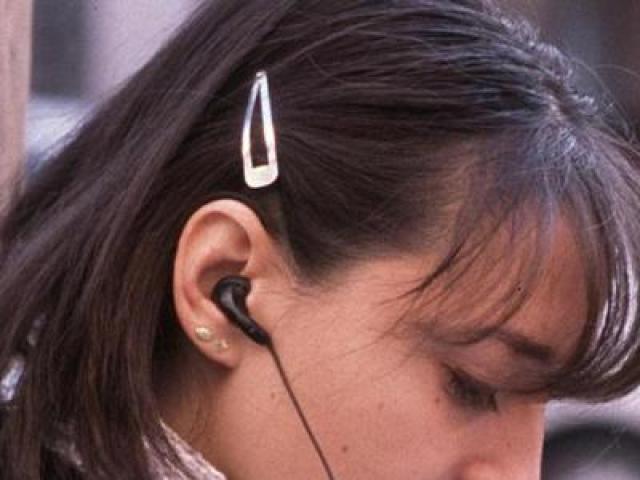 Cuffie e cancro, tornate ad ascoltare musica e audio senza cuffie: trovate sostanze chimiche che generano il cancro nelle marche diffuse in commercio