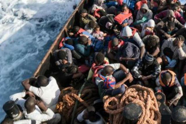 Ddl immigrazione, ok CdM: interdizione acqua italiane fino a 6 mesi, blocco navale, migranti verso Paesi terzi e confisca imbarcazioni