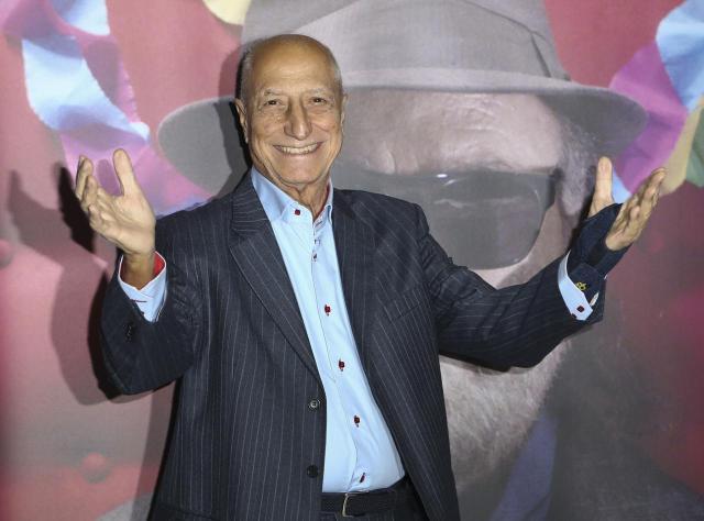 Falso vaccino Covid, Pippo Franco rinviato a giudizio con moglie, figlio e altre 15 persone per non essersi piegato al Green Pass