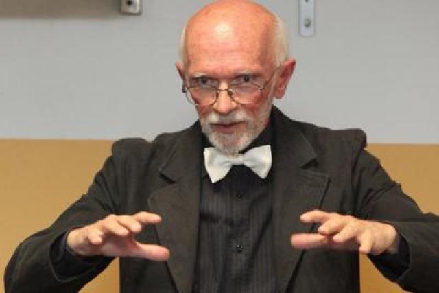 Vaccino Covid, dr Franco Berrino: "Io censurato durante 'pandemia' su pericolosit&agrave; dei sieri, narrativa influenzata da Big Pharma"