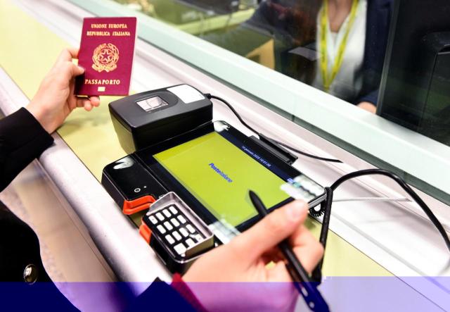 Poste Italiane, registrate oltre 150mila richieste di rilascio e rinnovo del passaporto in quasi 5mila uffici postali