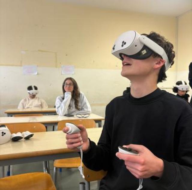 Fibercop porta l&rsquo;innovazione a scuola, a Monterotondo il viaggio virtuale nella fibra