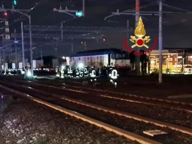 Firenze, treno merci deragliato: interrotte le linee ferroviarie per Bologna, compresa la Tav