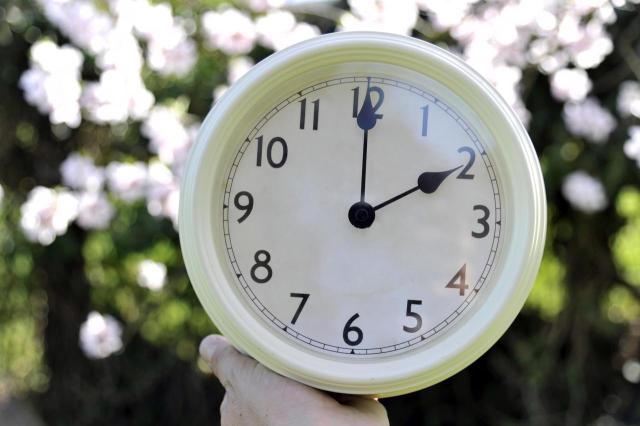 Caro energia, il Sima: &ldquo;Ora legale tutto l&rsquo;anno per risparmiare un miliardo di euro&rdquo;