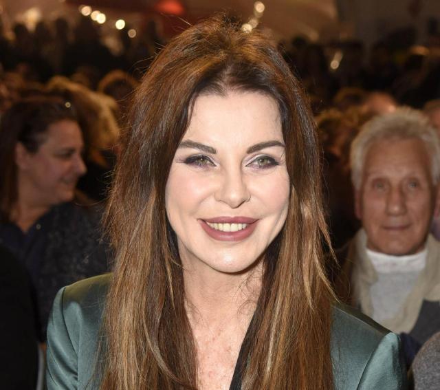 Alba Parietti, et&agrave;, compagno, figlio: tutto sul cancro che l'ha colpita