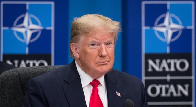 Coronavirus, Trump: 'I patrioti indossano la mascherina. Non amo metterla ma potrebbe aiutare'