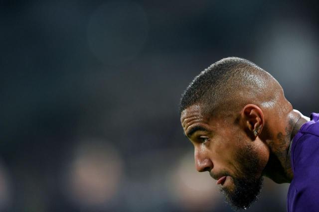 Boateng si difende dopo la bufera scoppiata per il gesto: 'Non ho gettato la maglia'