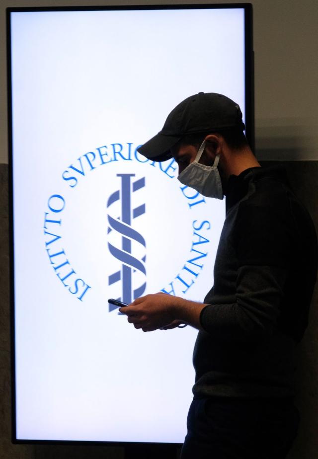 Coronavirus, Locatelli: 'Seconda ondata non sar&agrave; forte come la prima'