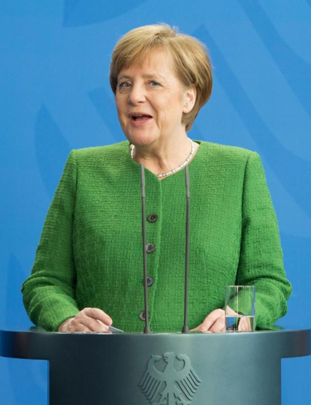Merkel: 'Forze antisistema approfittano della crisi, fomentano paure'