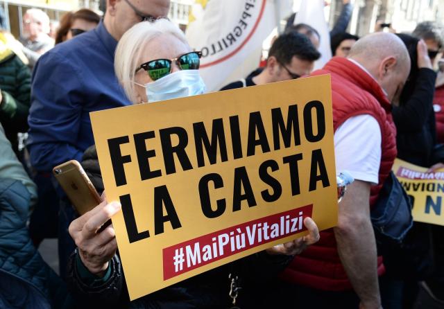 Vitalizi, Di Nicola M5s: 'Se vengono ripristinati &egrave; scandaloso'