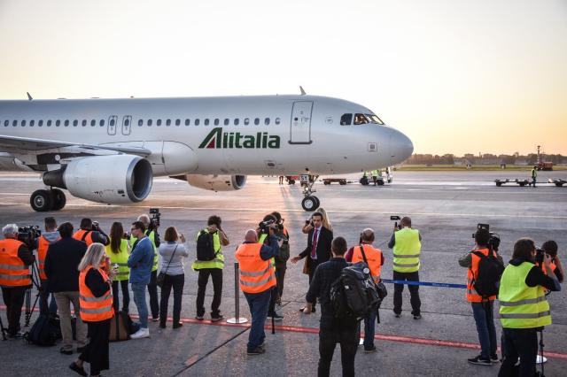 Alitalia, De Micheli: 'Avvio newco e piano industriale in settimana'