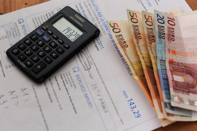 Aumento bollette 2022, piano di rateizzazione come funziona