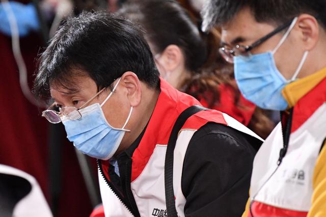 Covid, in Cina Chengdu in lockdown indefinito per meno di 200 casi al giorno su 21 milioni di abitanti. Forniture Apple a rischio