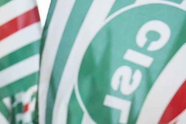 Crisi Covid, Sbarra (Cisl): "A rischio migliaia di posti, bloccare i licenziamenti"