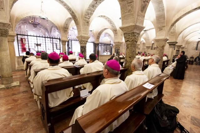 Referendum eutanasia, la Cei risponde: "Scegliere la morte &egrave; una sconfitta"