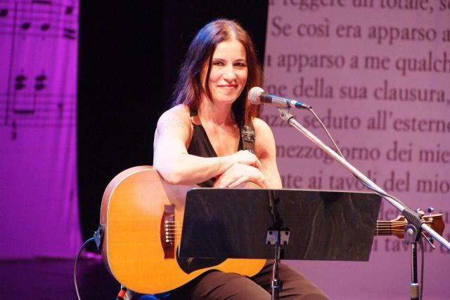 Paola Turci, gli "insulti a Berlusconi": "Cu** di bottiglia, ti si scioglie il..."