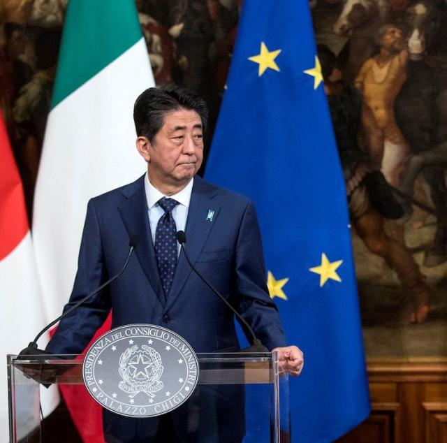 Giappone, il premier Shinzo Abe 'pronto alle dimissioni per problemi di salute'