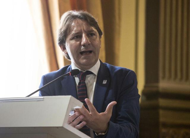 Tridico 'stipendio raddoppiato', Inps: 'Nessun compenso retroattivo'. Da Lega a Fdi a Iv: 'Si dimetta'