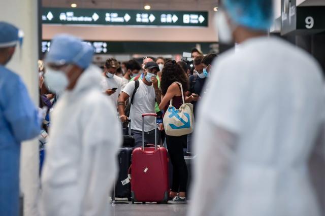 Covid, Nabarro (Oms): "Passaporto vaccinale sar&agrave; obbligatorio per viaggiare"