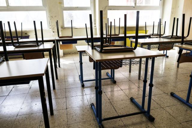 Elezioni, programma elettorale Pd: aumento stipendi degli insegnanti. Crescono da 30 anni, a quanto arriveranno?