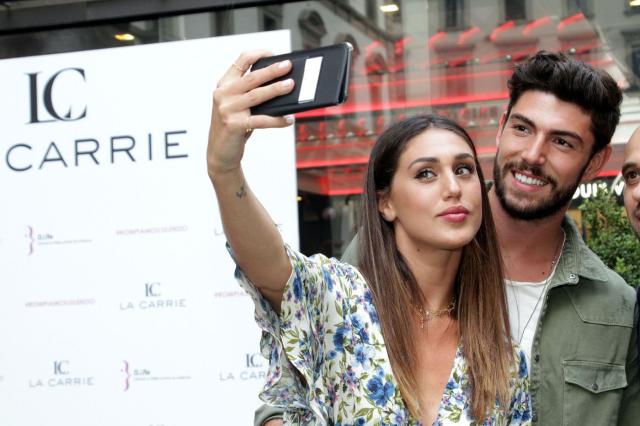 Cecilia Rodriguez, testa nella credenza e lato B in primo piano...e Ignazio Moser? FOTO