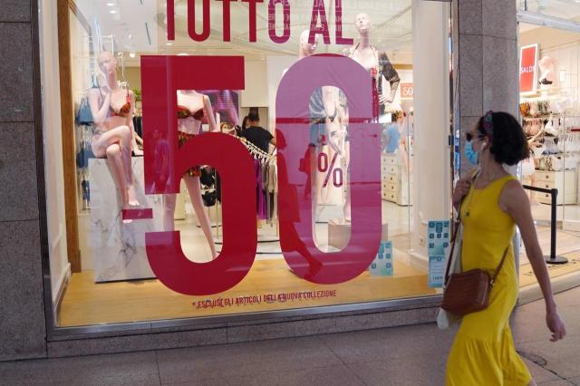 Quando iniziano i saldi invernali 2022: il calendario per ogni regione