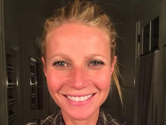 Gwyneth Paltrow&nbsp;in topless per pubblicizzare...una collana costosissima. FOTO