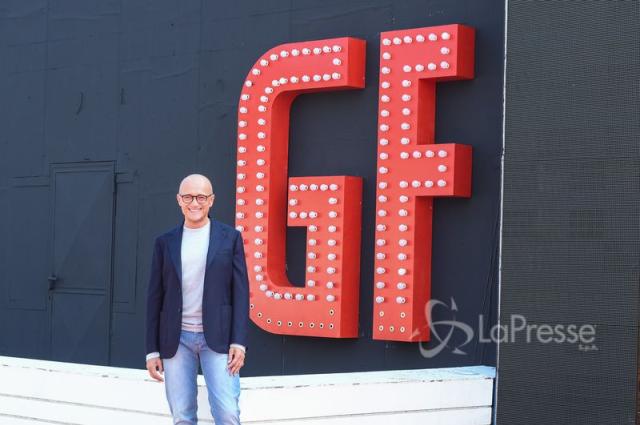 Grande Fratello Vip, la puntata di Natale non va in onda: venerd&igrave; 25 dicembre cambia la programmazione del Gf Vip 5